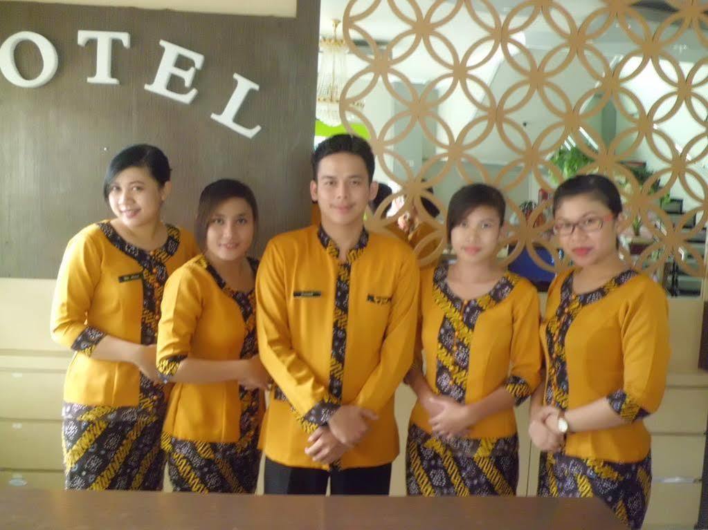 Hotel New Merdeka Pati Eksteriør billede